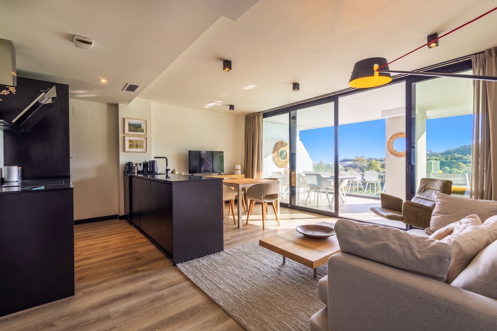 Hacienda el Sueño - Elegante 3-Slaapkamer Appartement met Panoramisch Terras, Zeezicht en Toeristenhuurlicentie 