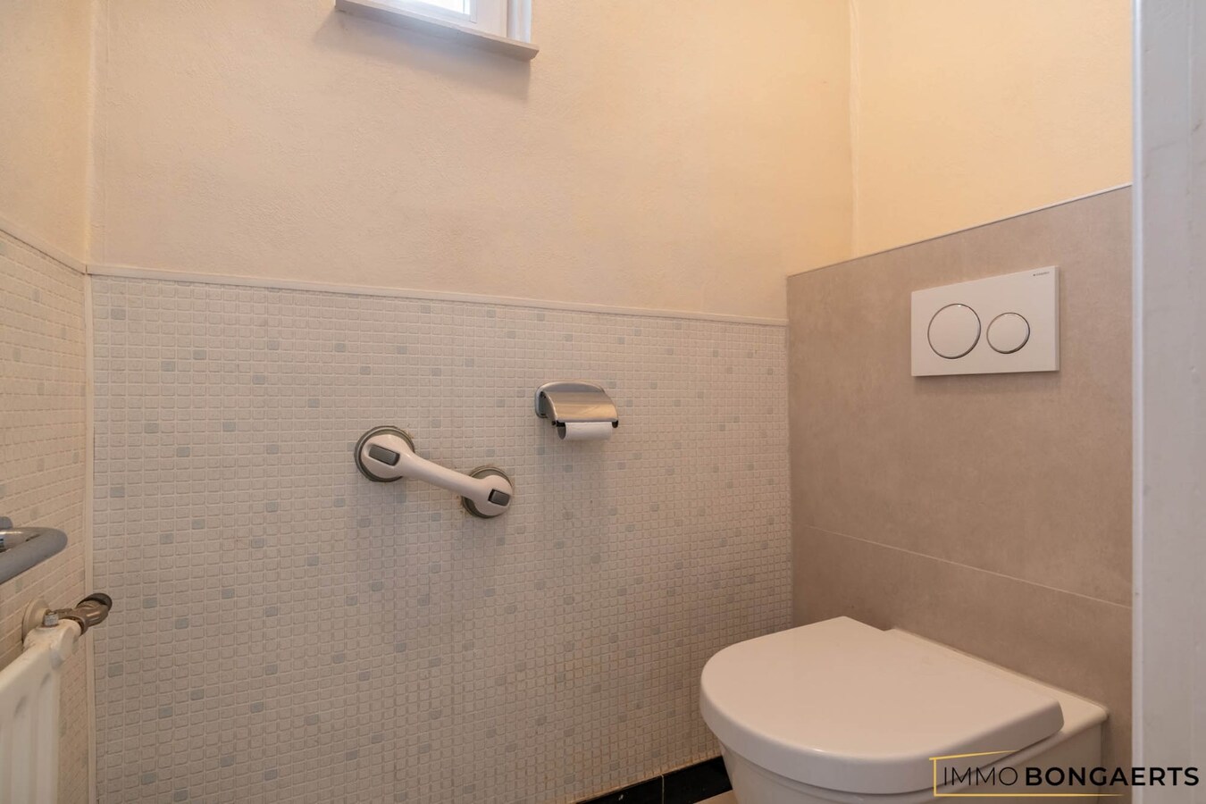 Ruime woning met tuin, garage en 3 slaapkamers in Oudsbergen . 