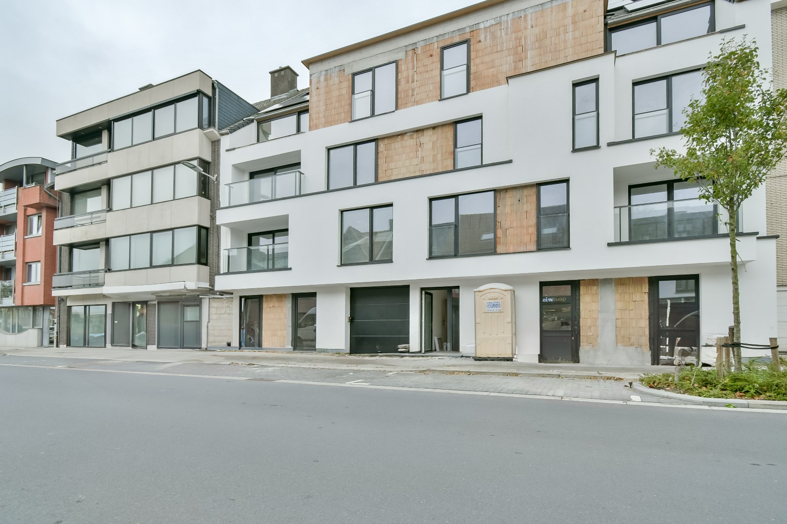 Gelijkvloerse appartement te huur in centrum Torhout met ondergrondse garage! 