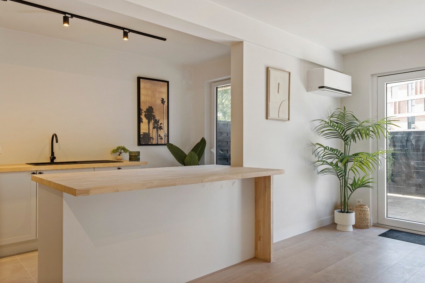 TOPLIGGING : Gelijksvloers appartement met 2 terrassen nabij de Leie te Kortrijk ! *** NONO INSPIRED *** 