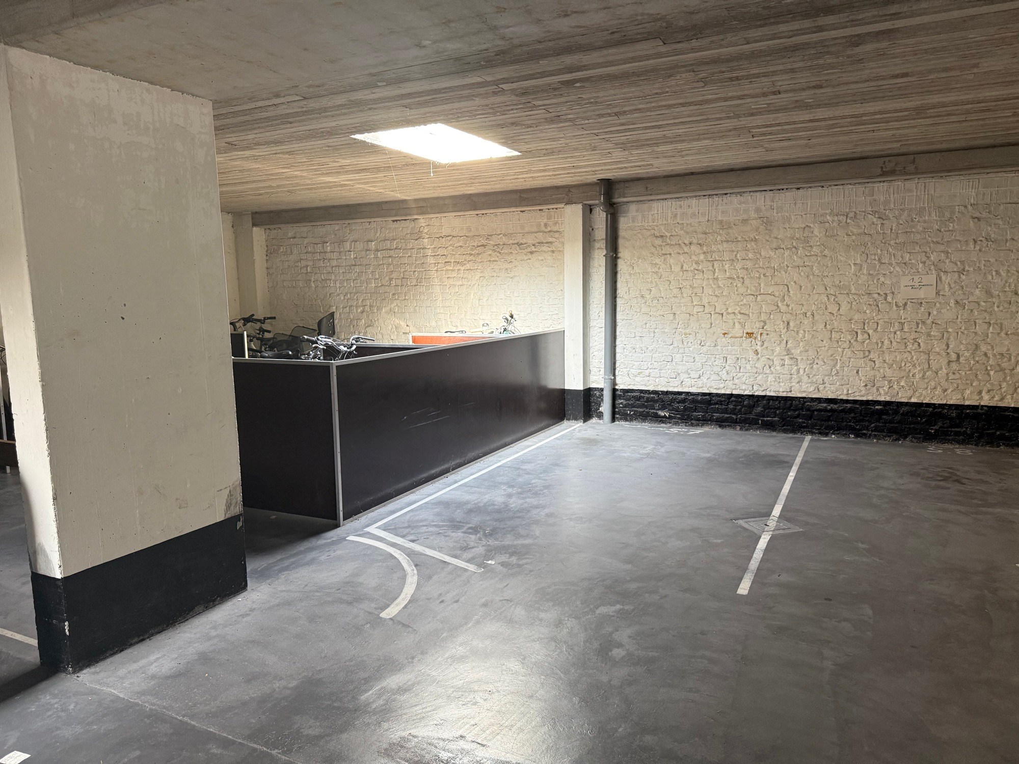 Emplacement à louer dans la rue des Pensées des Dunes. 
