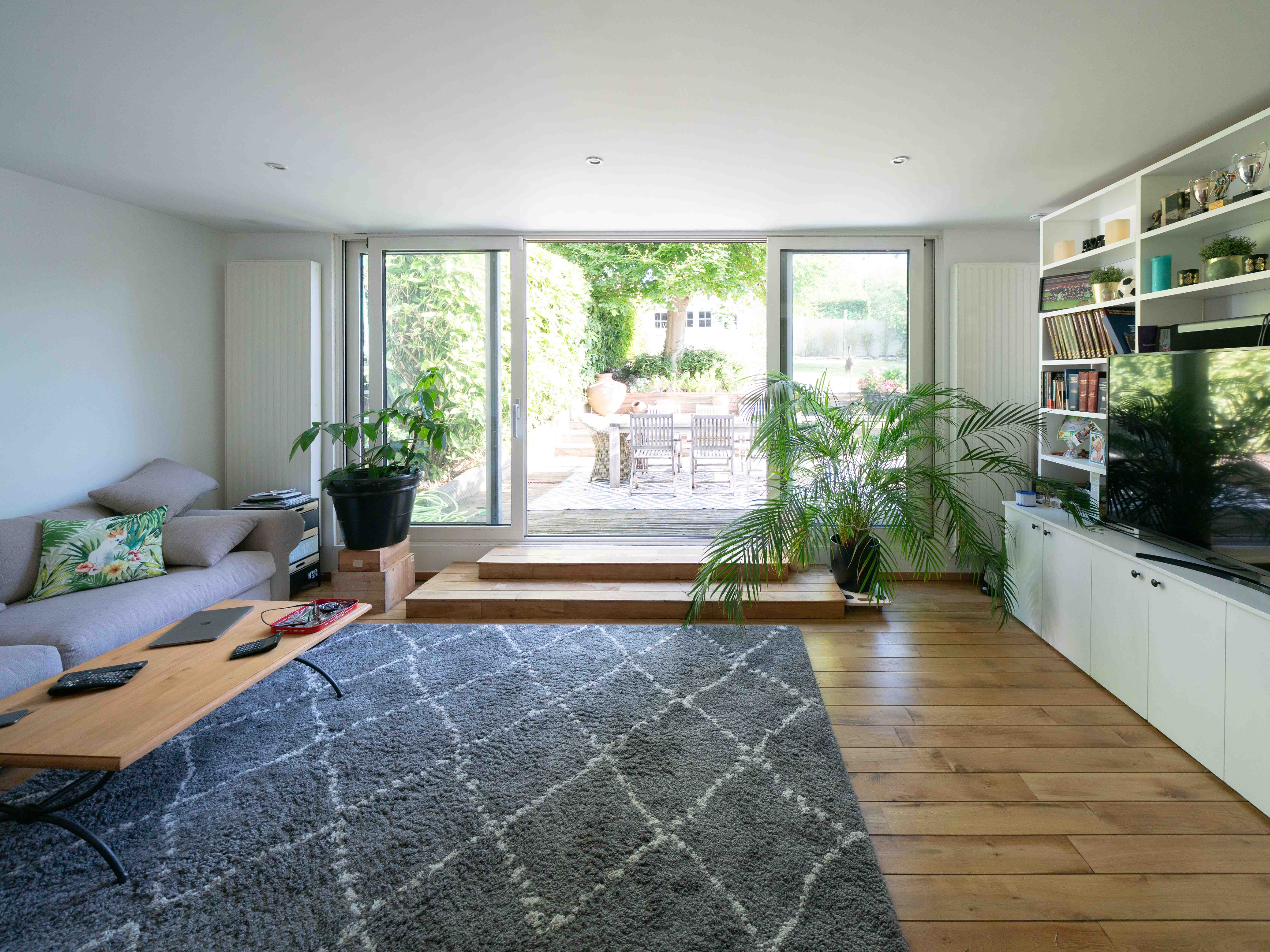 Zeer charmante eengezinswoning + projectgrond voor 2 app. 