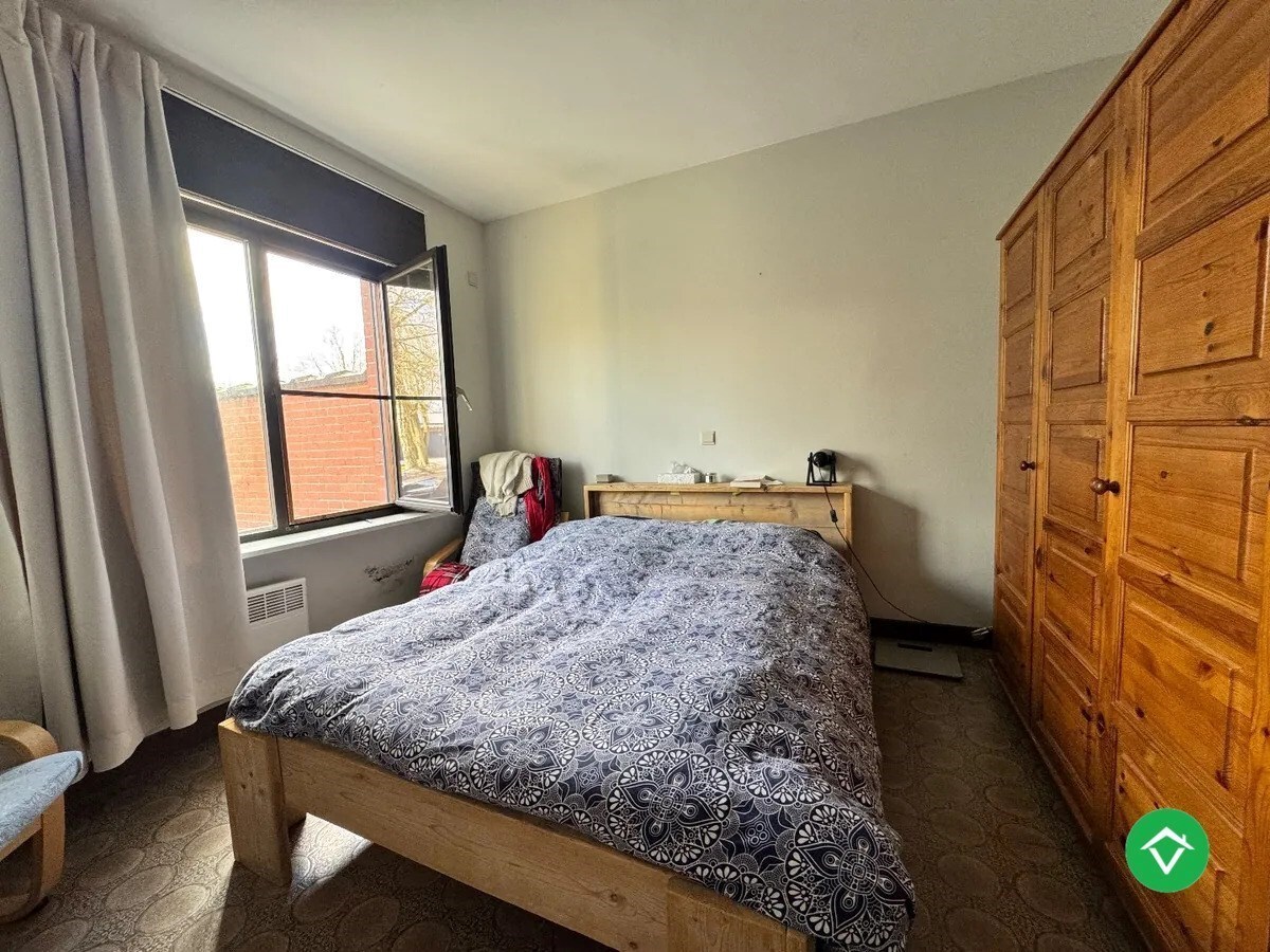 Appartement met 2 slaapkamers en garage in centrum Koekelare 