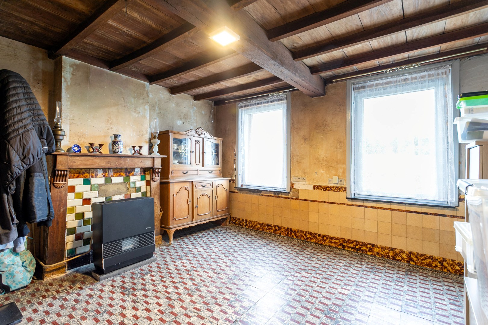 Unieke eigendom met twee woningen op een ruim perceel van 3.130 m² te Galmaarden 
