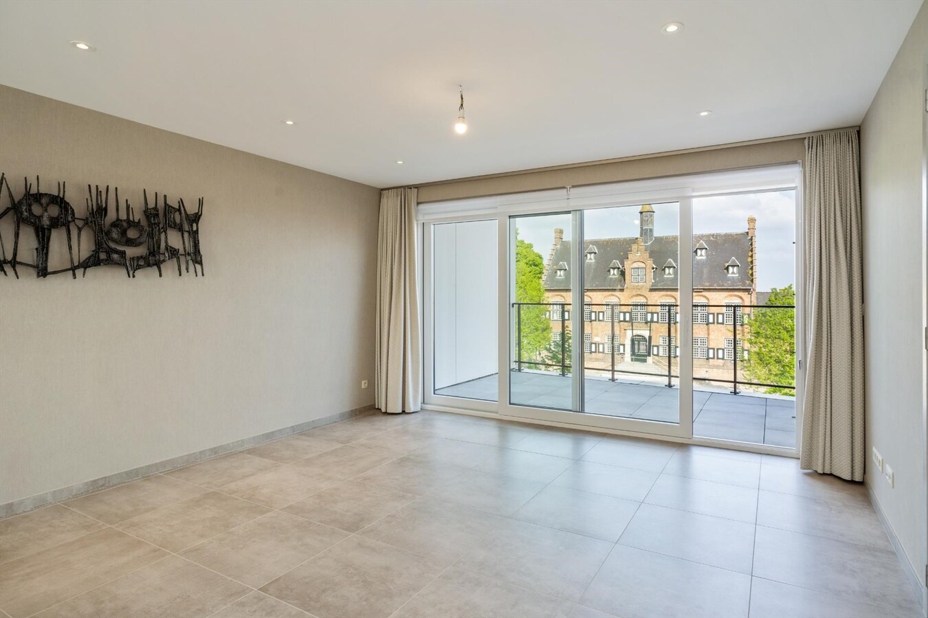 Uitstekend gelegen doorzonappartement met prachtig uitzicht 