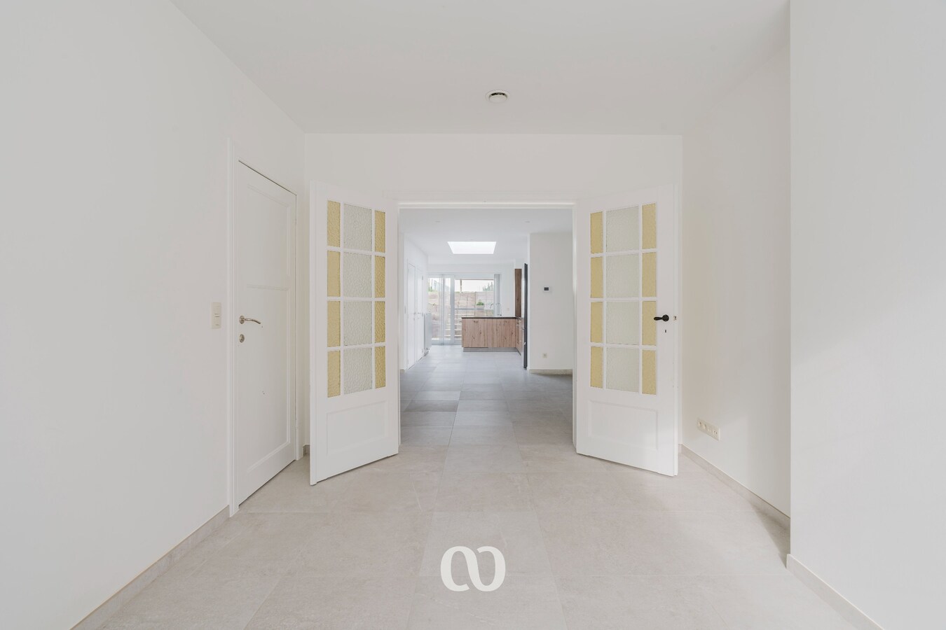 Gerenoveerde huurwoning met 3 slaapkamers en garage in het centrum van Etikhove 