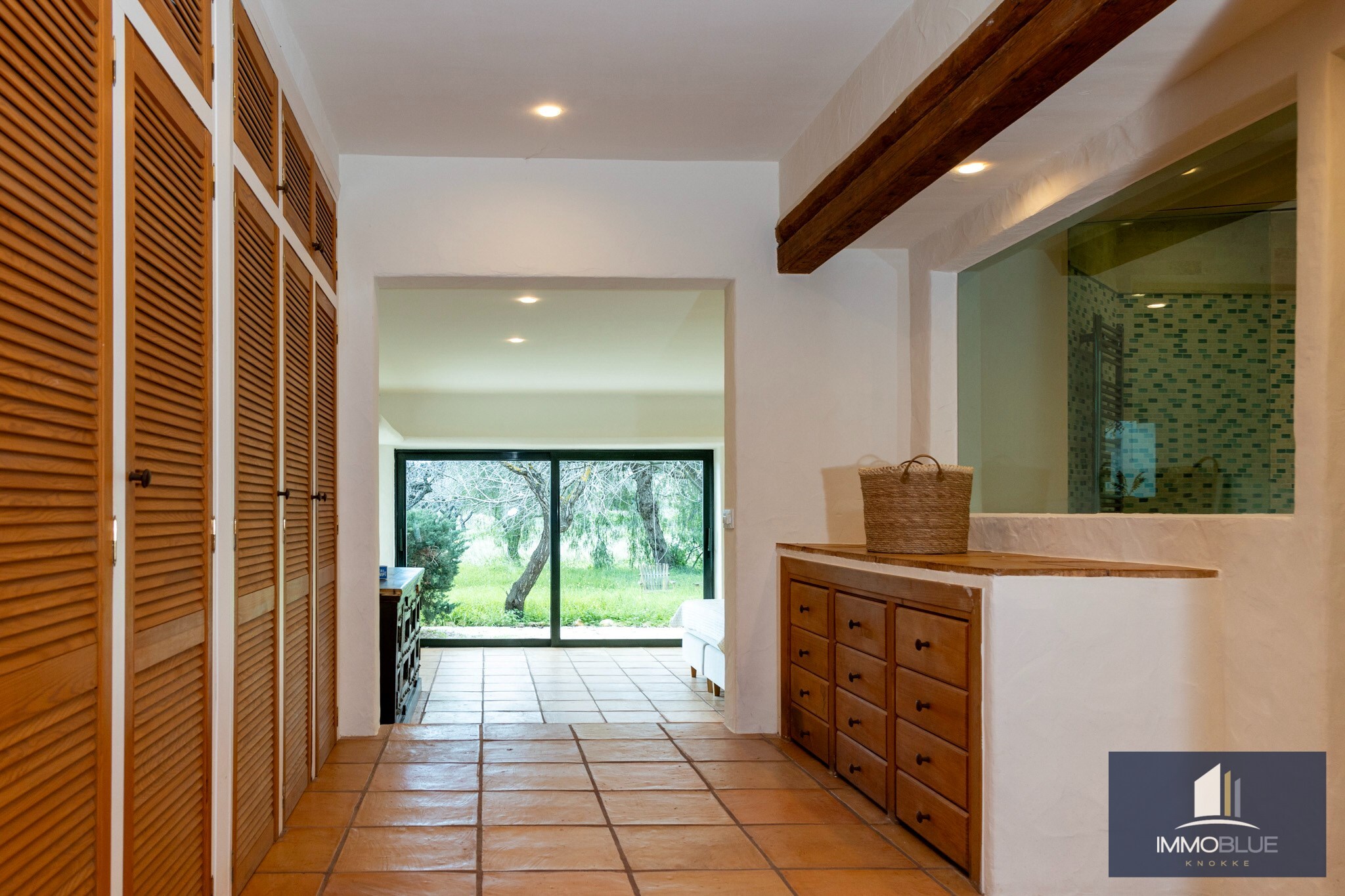 Dit uitzonderlijke landgoed, gelegen op een royaal perceel van 18.500 m² . 