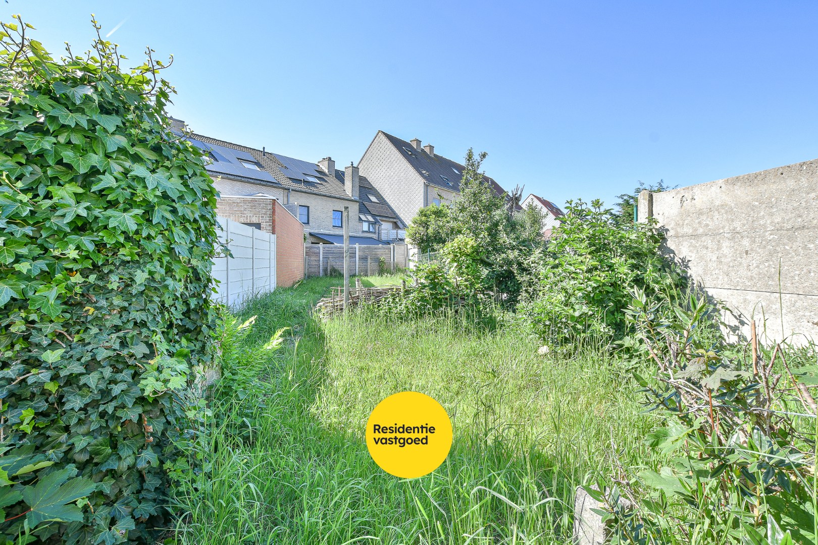 Rijwoning met veel potentieel, garage en tuin nabij centrum Blankenberge 