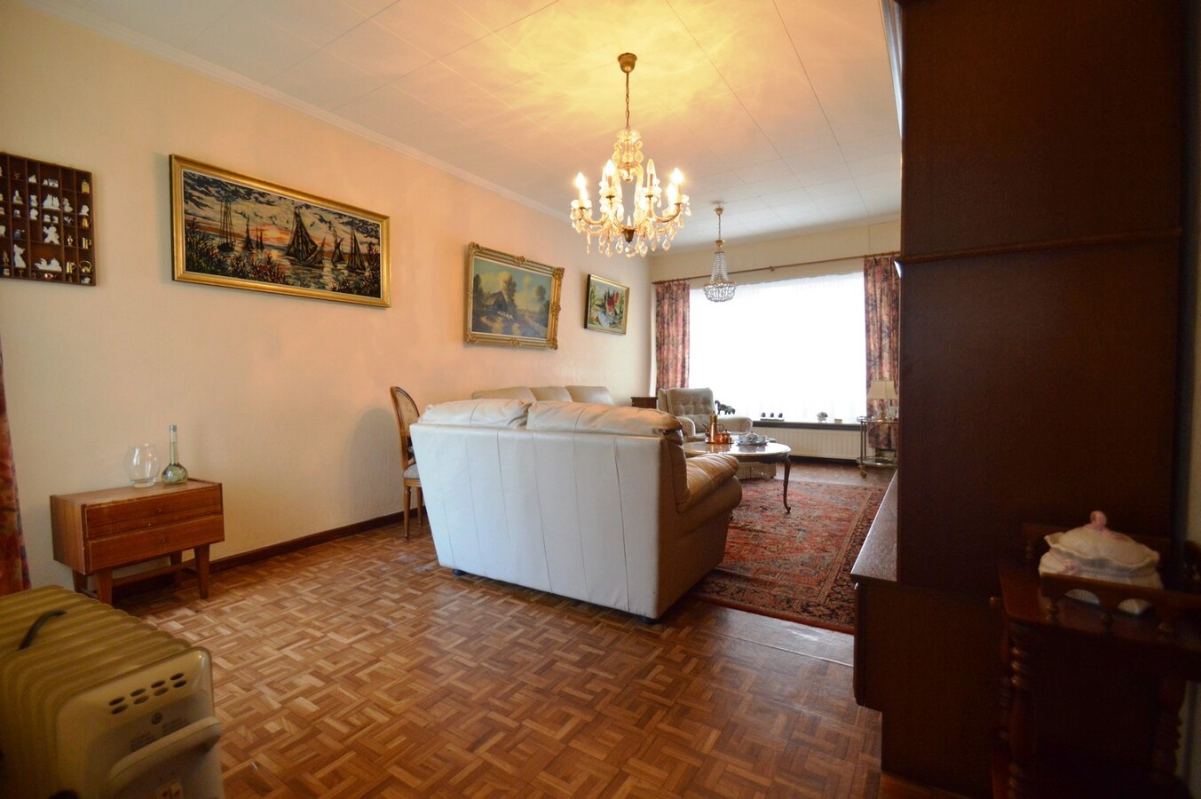 Volumineuze woning met garage vlakbij het centrum - Zelzate 