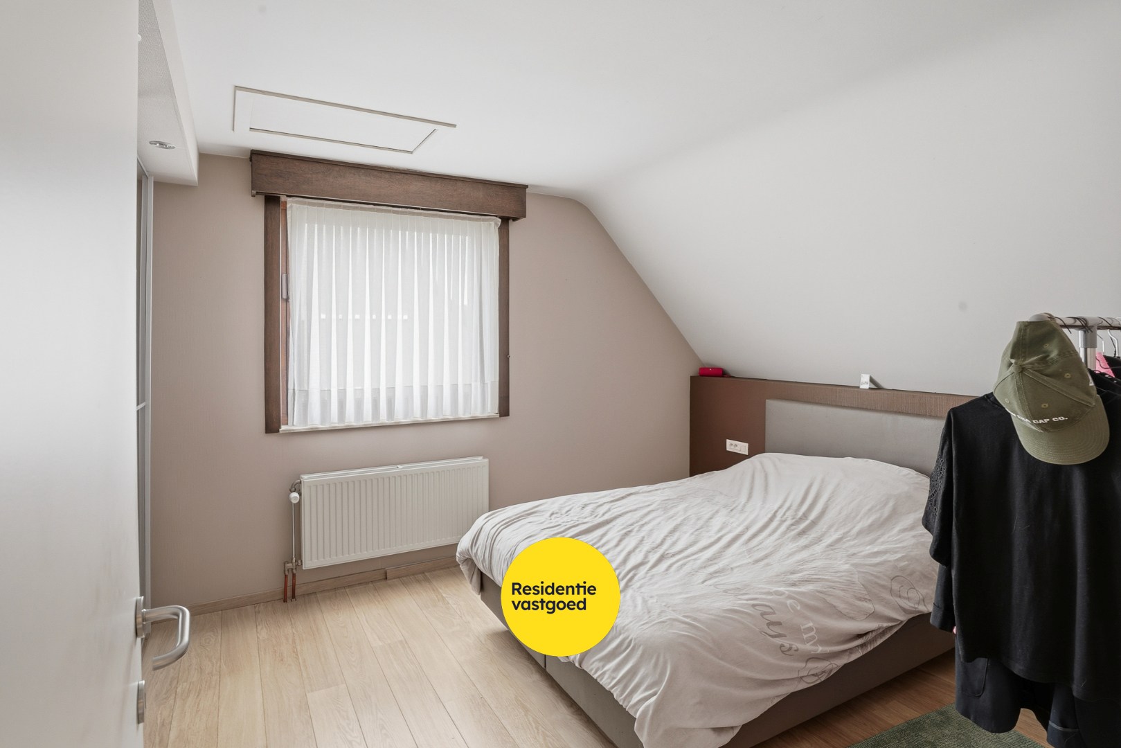 Instapklare alleenstaande woning in residentiële wijk te Aartrijke 