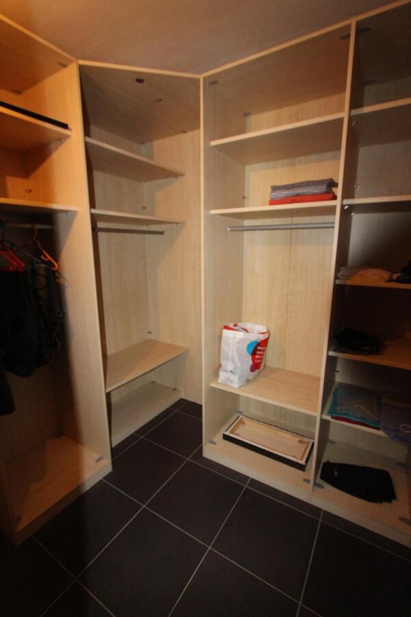 Alleenstaande woning met 5 slaapkamers te Koekelare 