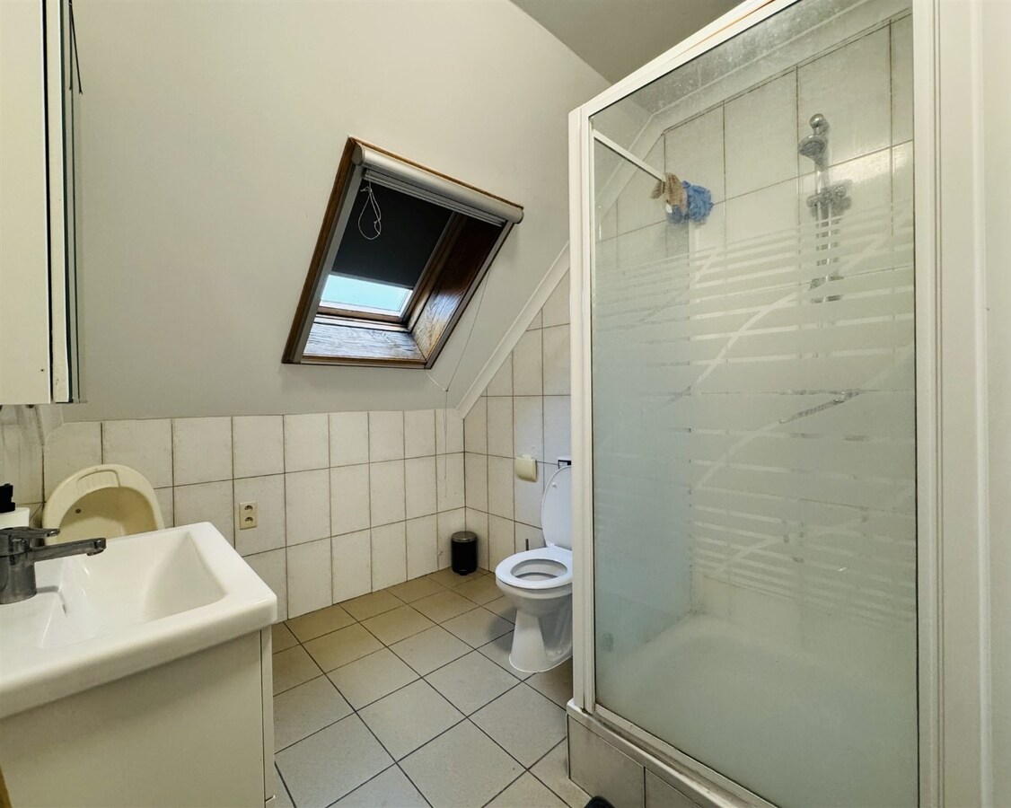 Unieke hoeve met woonst, 3 appartementen en paardenstallen op een ruim perceel van ca 1,2ha te Dilsen-Stokkem 