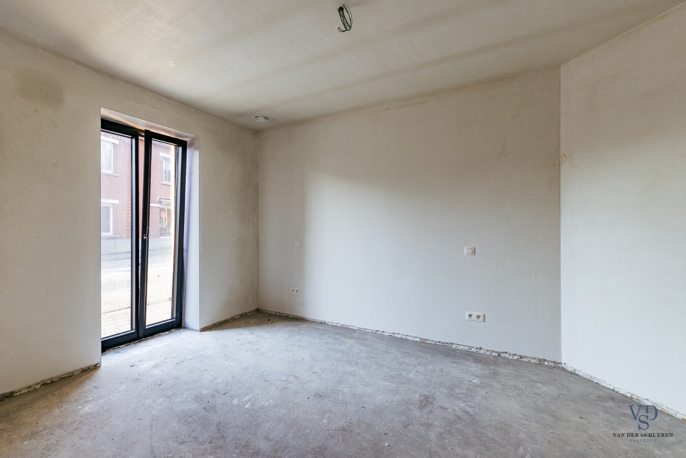 Gelijkvloerse woongelegenheid in hartje Dikkelvenne 