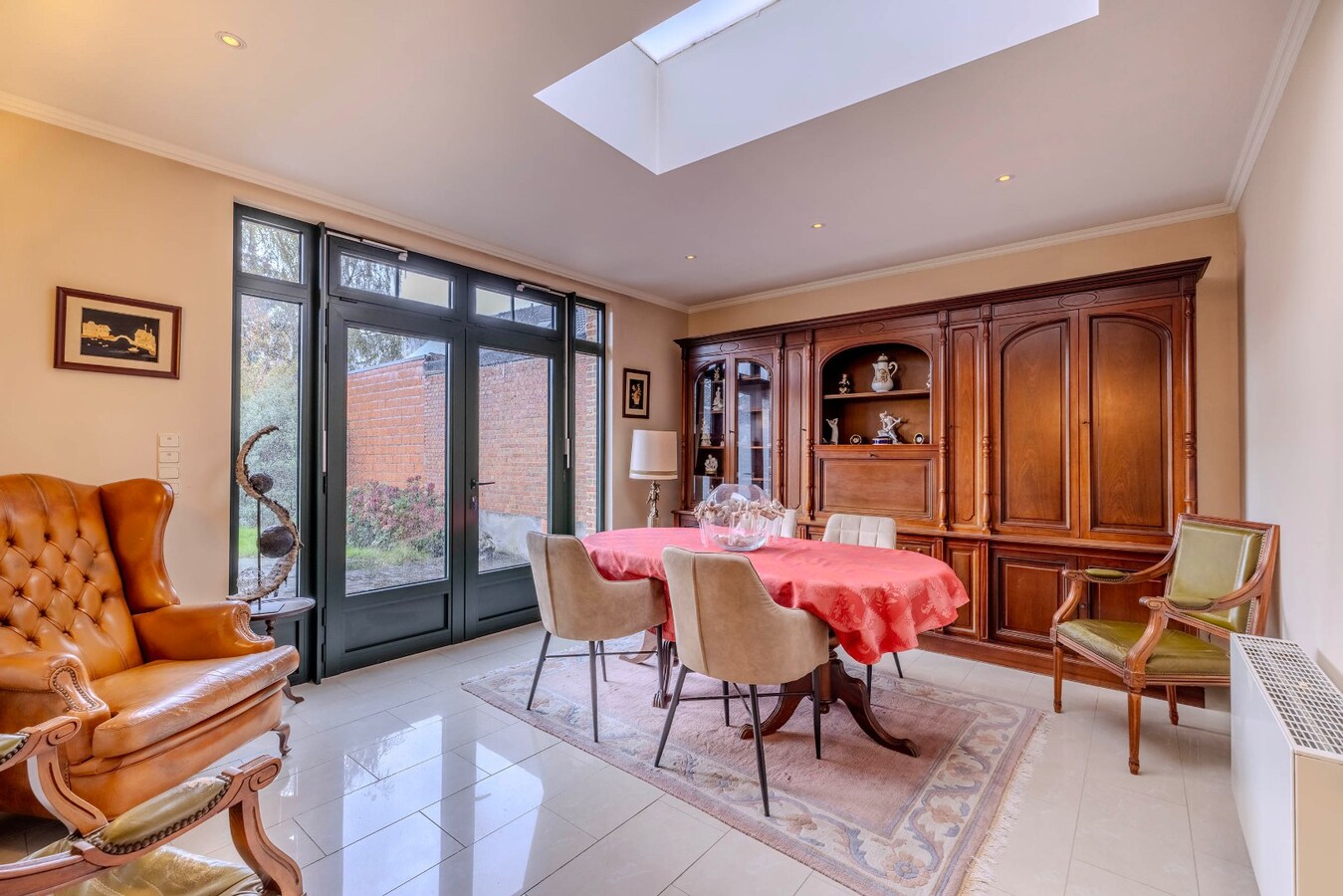 Charmante woning met ruime tuin op toplocatie 