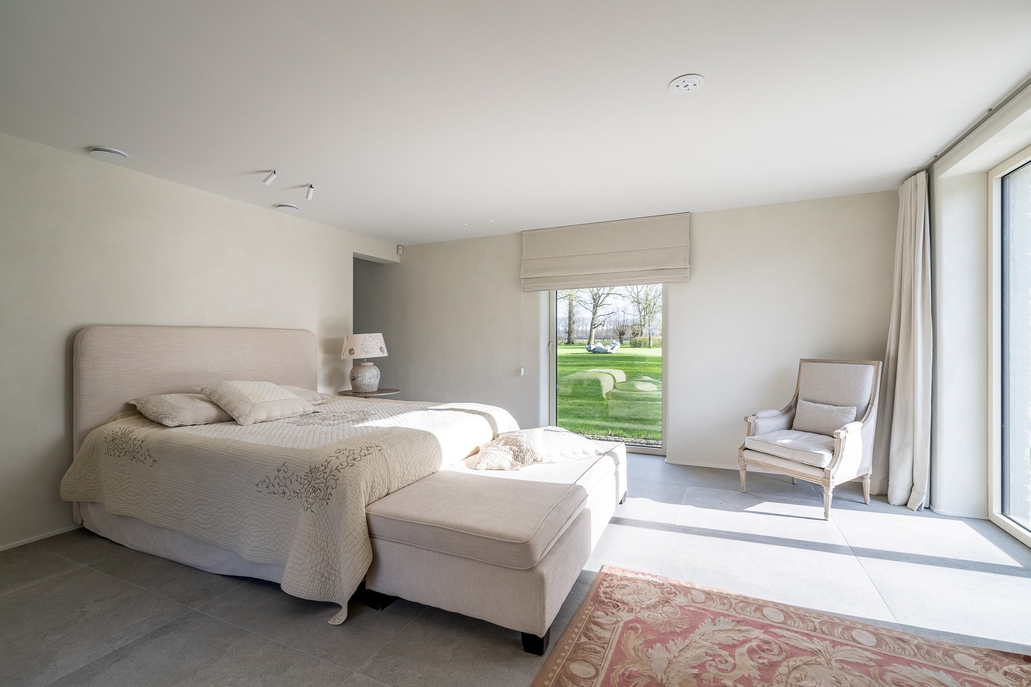 Uitzonderlijk gerenoveerde Hoeve met bijhuis op een domein van 1,5 hectare 