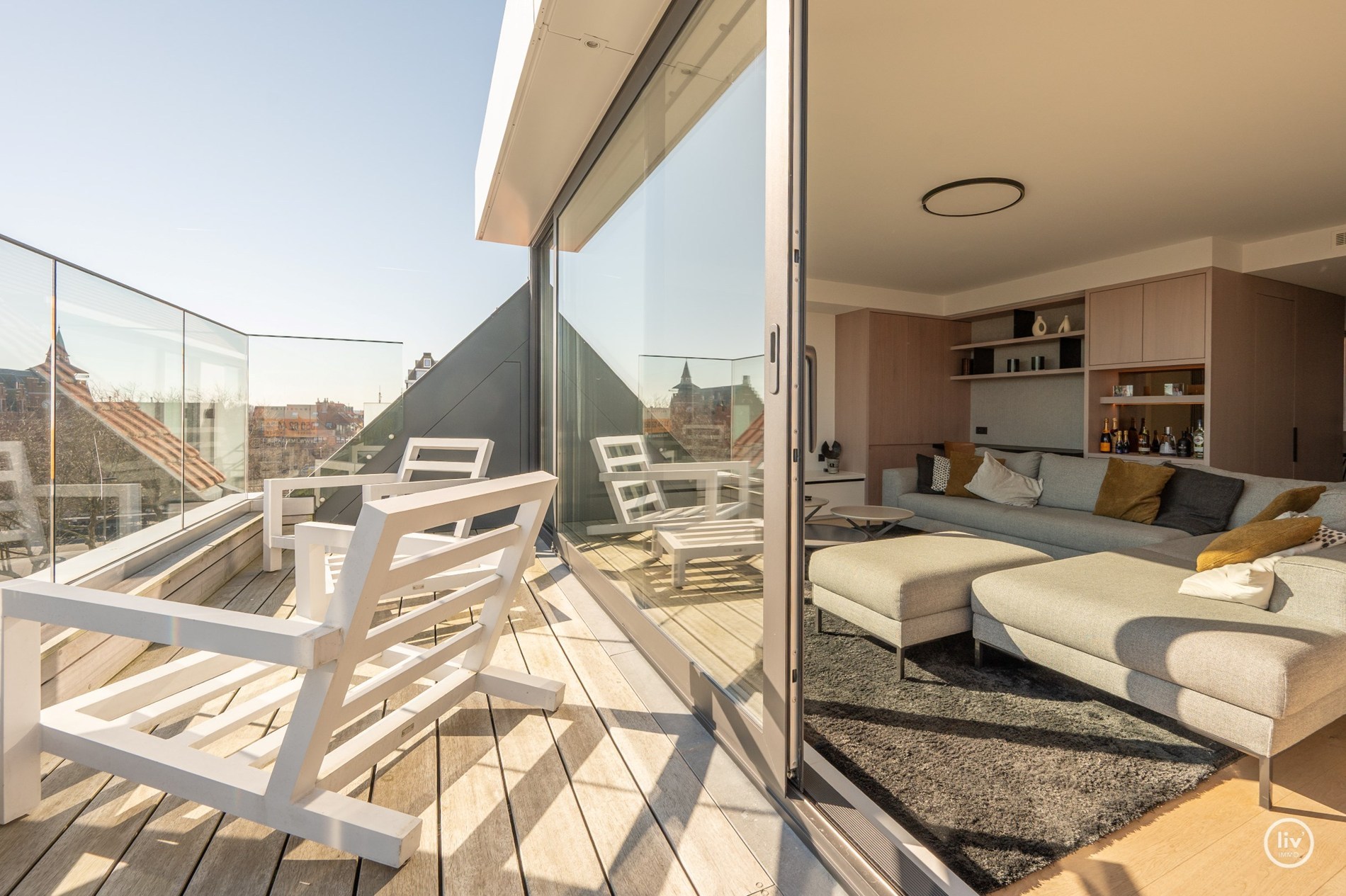 Élégant et récemment rénové duplex appartement au cœur de Knokke. 
