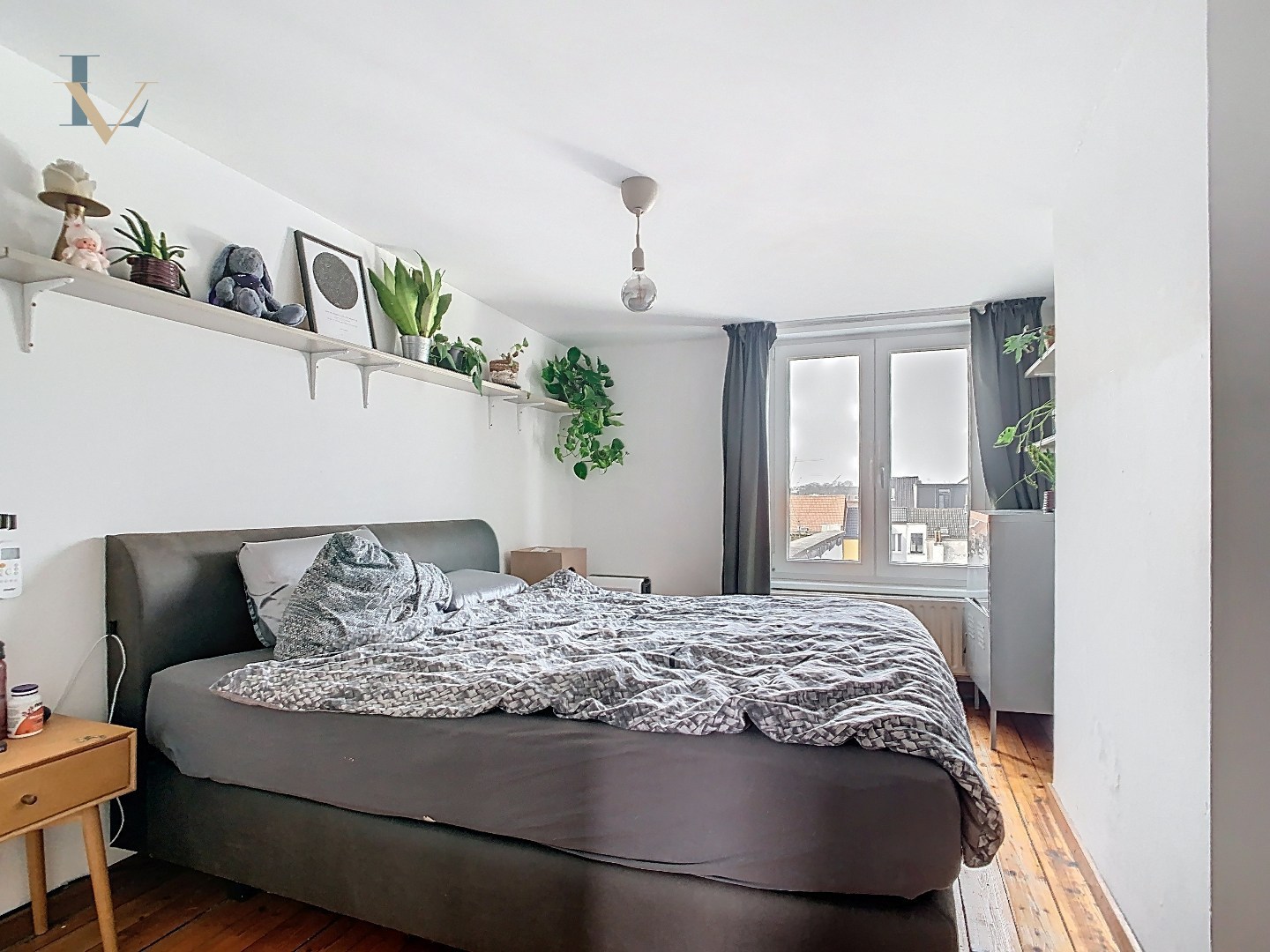 Te renoveren opbrengsteigendom met handelspand en woonunits/ ook geschikt als projectgrond 