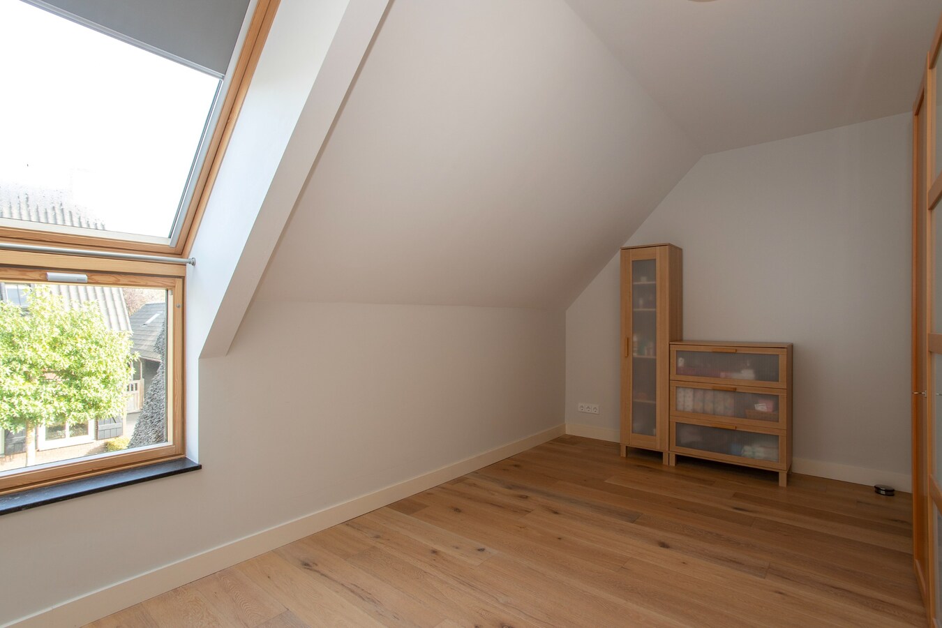 Unieke, onder architectuur gebouwde villawoning met luxe afwerking en prachtig uitzicht op het buitengebied. 