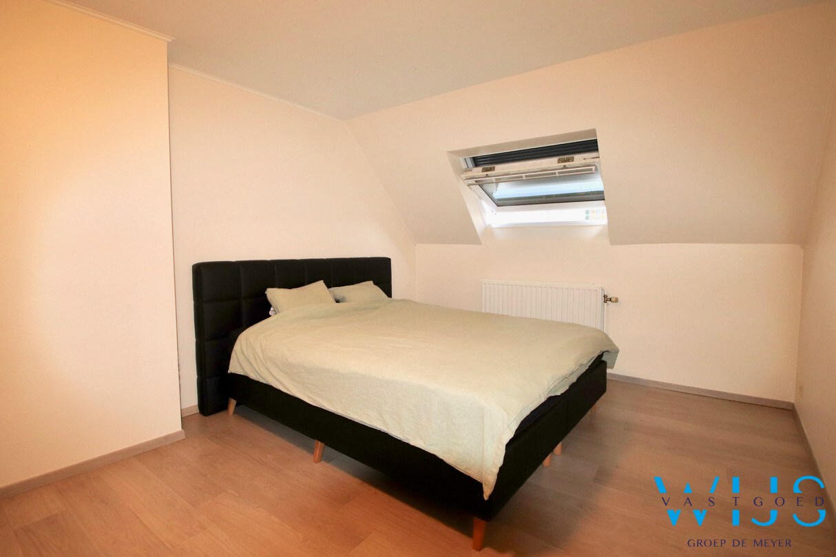 Uniek dakappartement te CENTRUM EVERGEM ! 