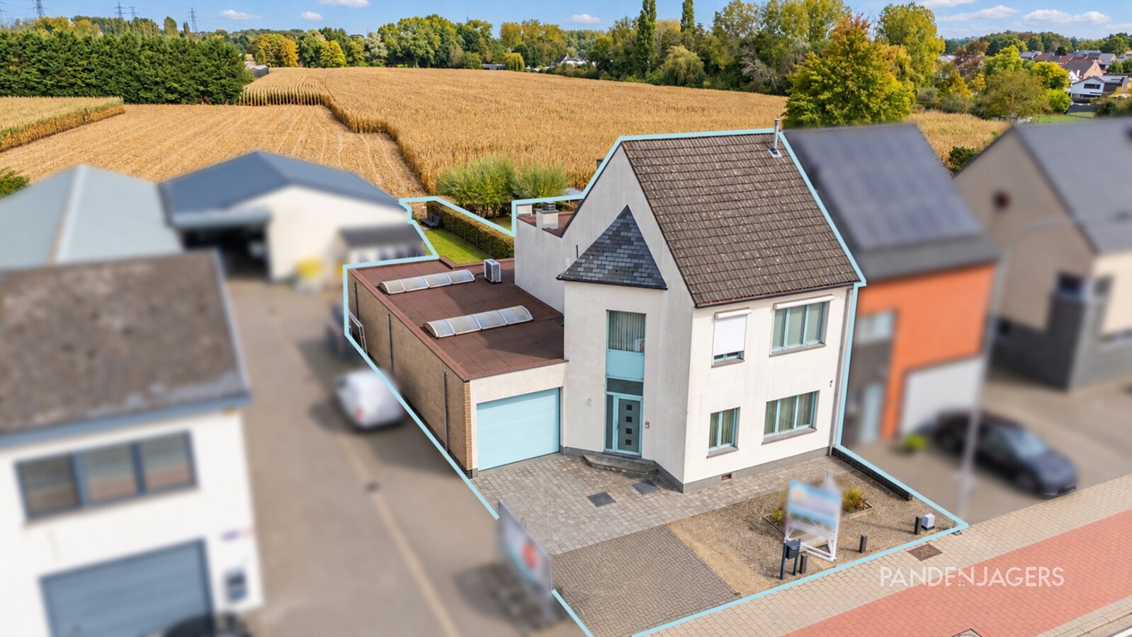 Verrassend ruime HOB (290 m²) met garage voor 3 wagens te Duffel 