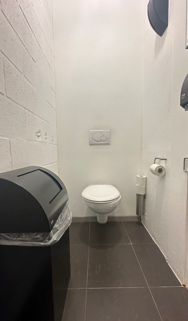 Commercieel gelegen kantoor te huur langs R4 in Mariakerke