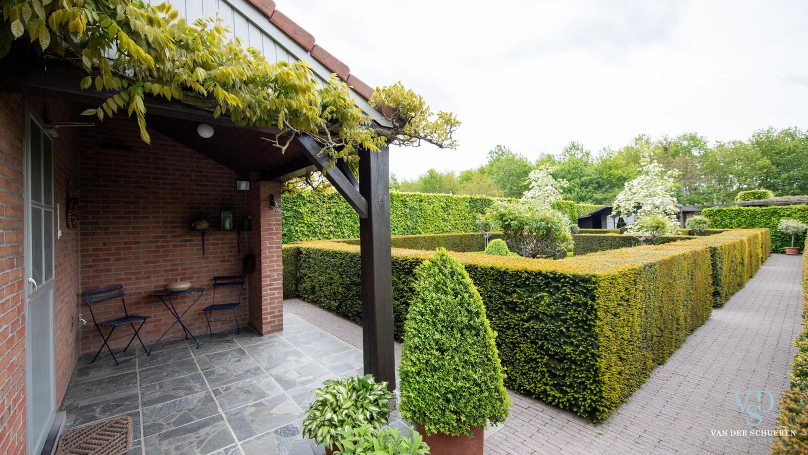 Zeer energiezuinige villa met unieke ligging (Kruisembos). 