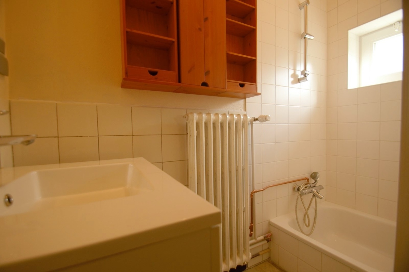 Gelijkvloers appartement met terras en garage - Heist 