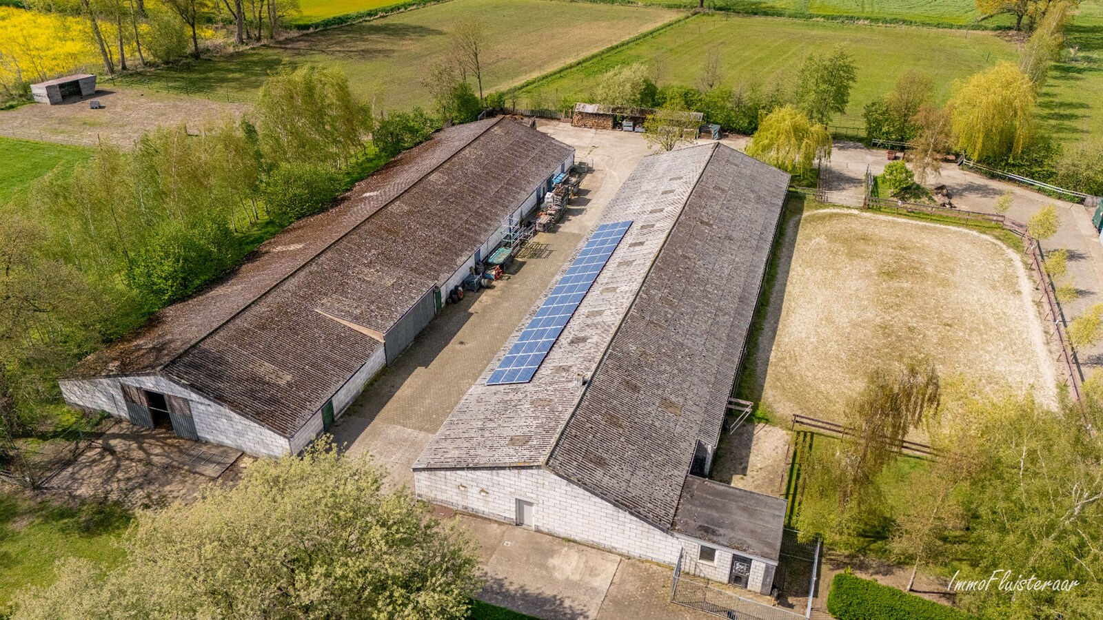 Woning met stalgebouwen en buitenpiste op ca. 6ha te Bocholt 