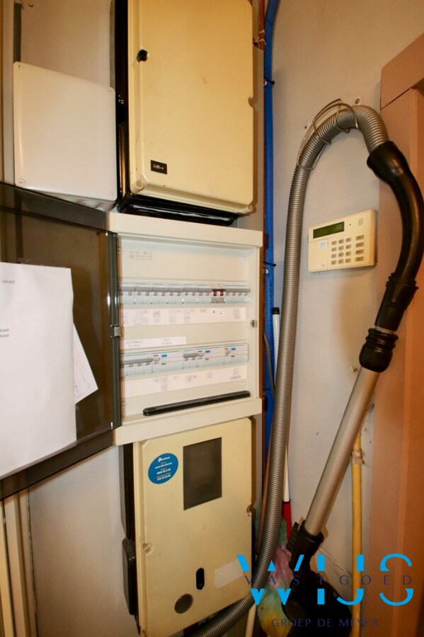 Zeer ruim instapklaar woonhuis ! 