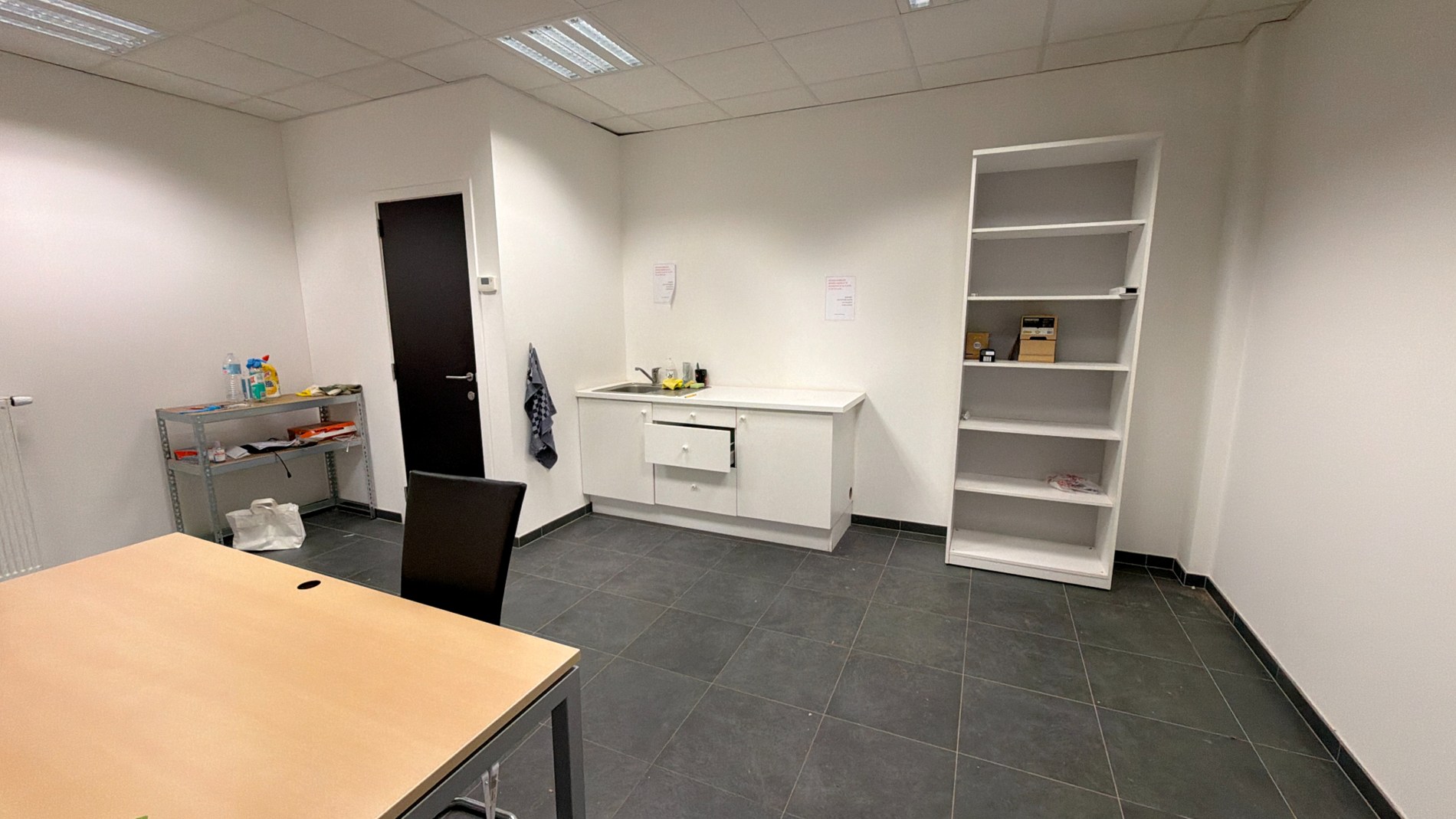 Bedrijfsunits met magazijn en kantoor te huur in Mechelen-Noord