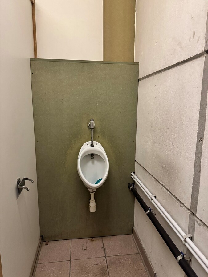 Loods met burelen te huur te Koekelare 