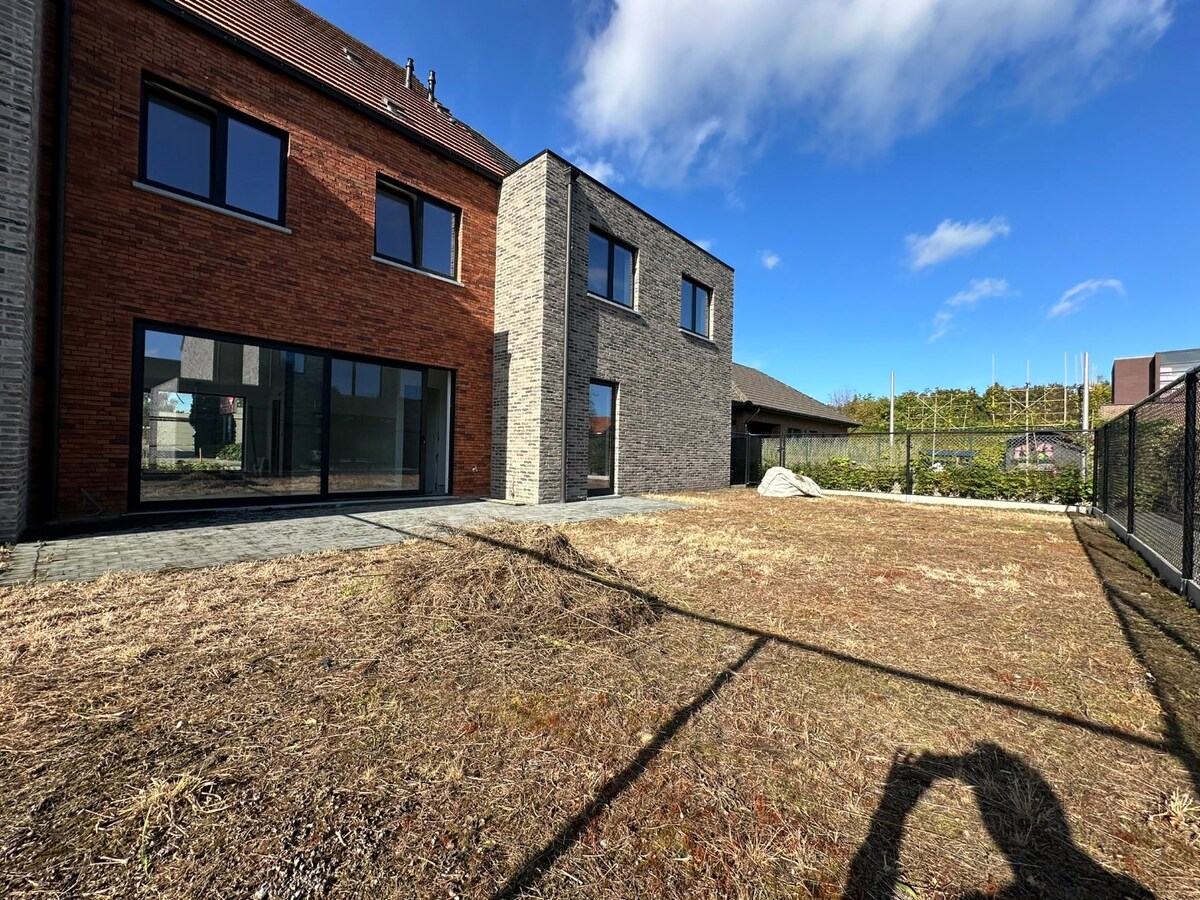 Prachtige BEN-woning in centrum Zoersel met 3 slaapkamers 