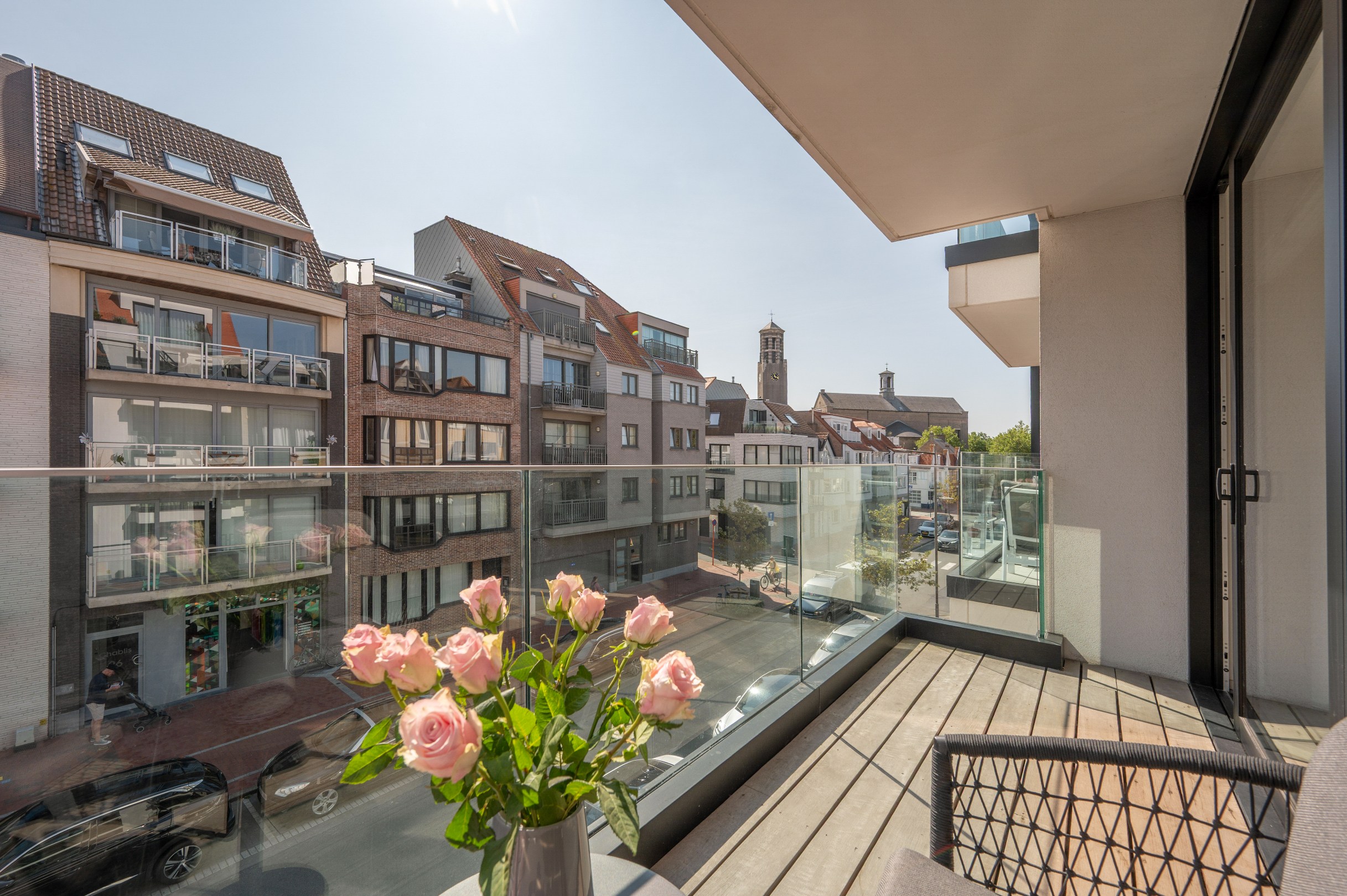 Appartement spacieux et récent (2021) situé sur l'avenue Paul Parmentier à Knokke. 