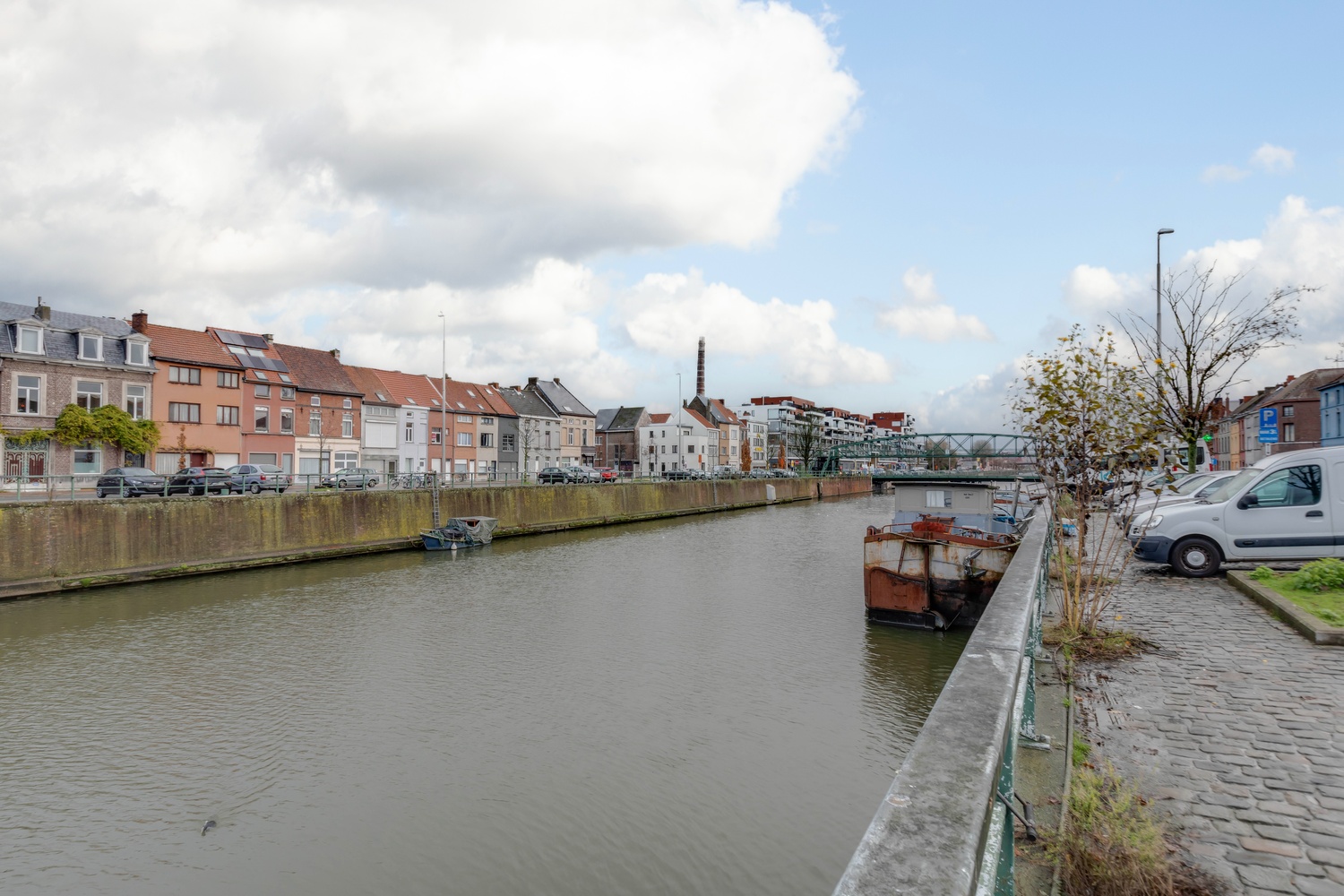 Instapklare woning te koop in hippe woonwijk 