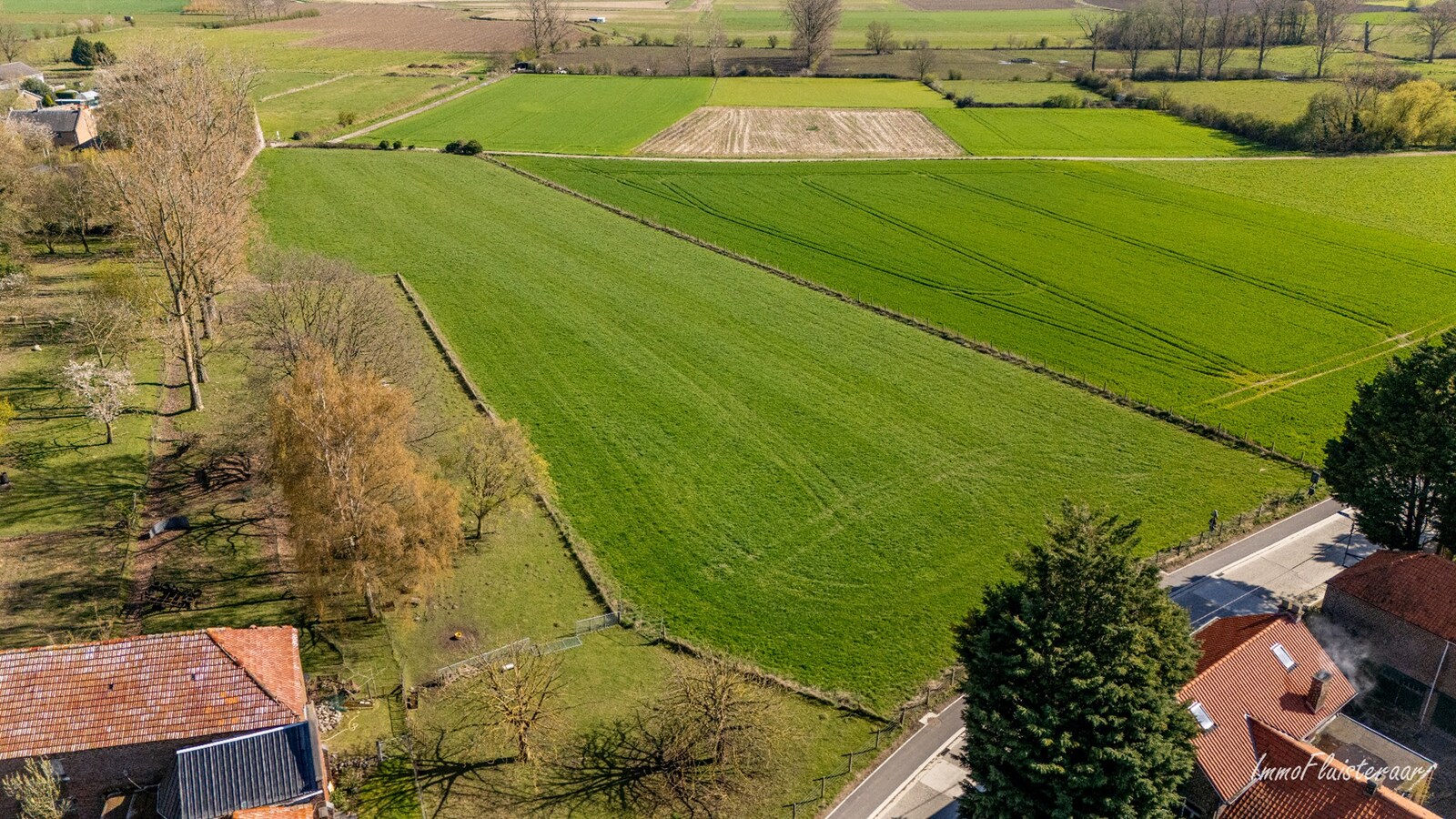 Te renoveren vierkantshoeve op een ruim perceel van ca. 2,6ha te Kortenaken 
