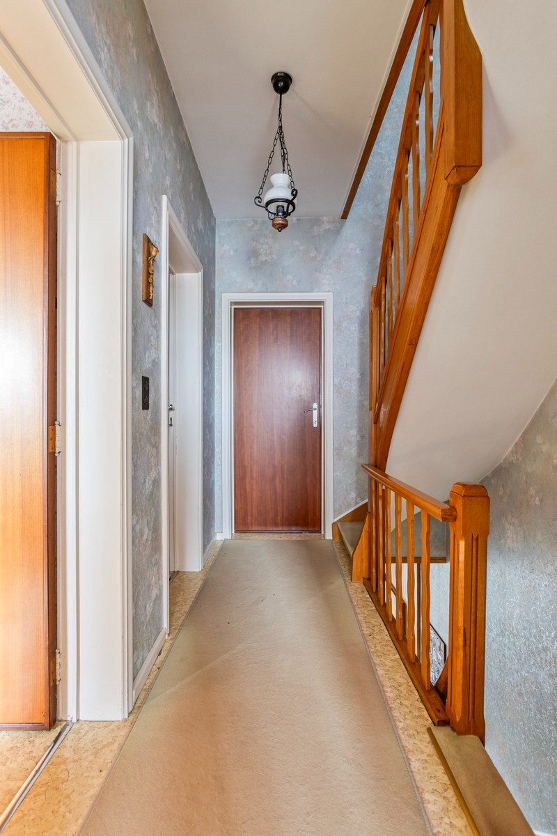 Woning met 5 slaapkamers en grote tuin. 