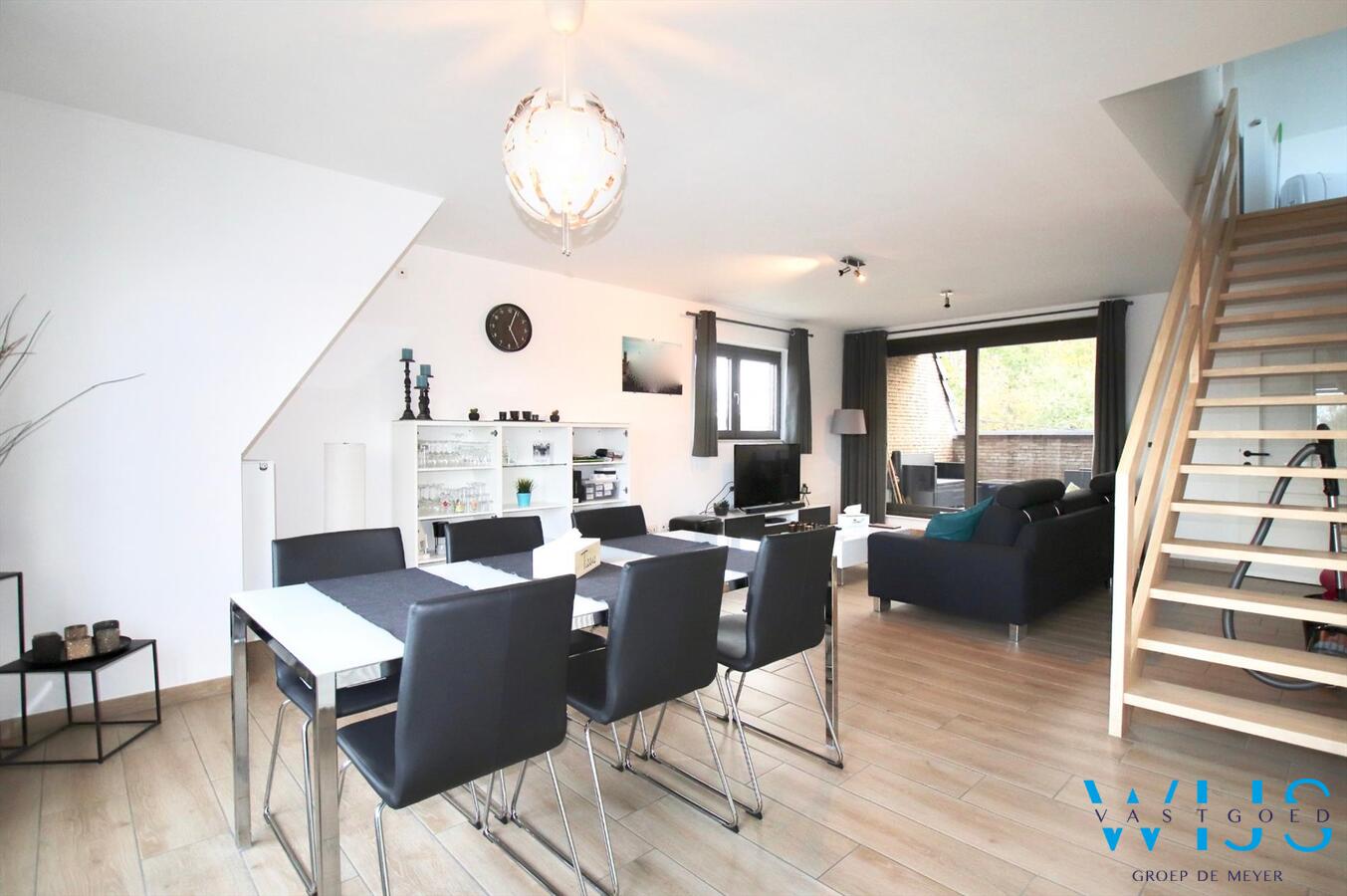 Prachtige duplex + garage in het rustige landelijke OOSTEEKLO 