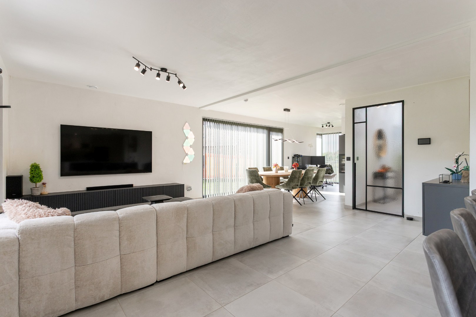 Recente woning (EPC A) met 3 slpks, garage en tuin op 7are 