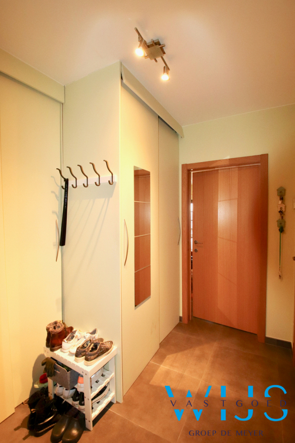 Instapklaar éénslaapkamer appartement MET staanplaats te Evergem/Rieme ! 