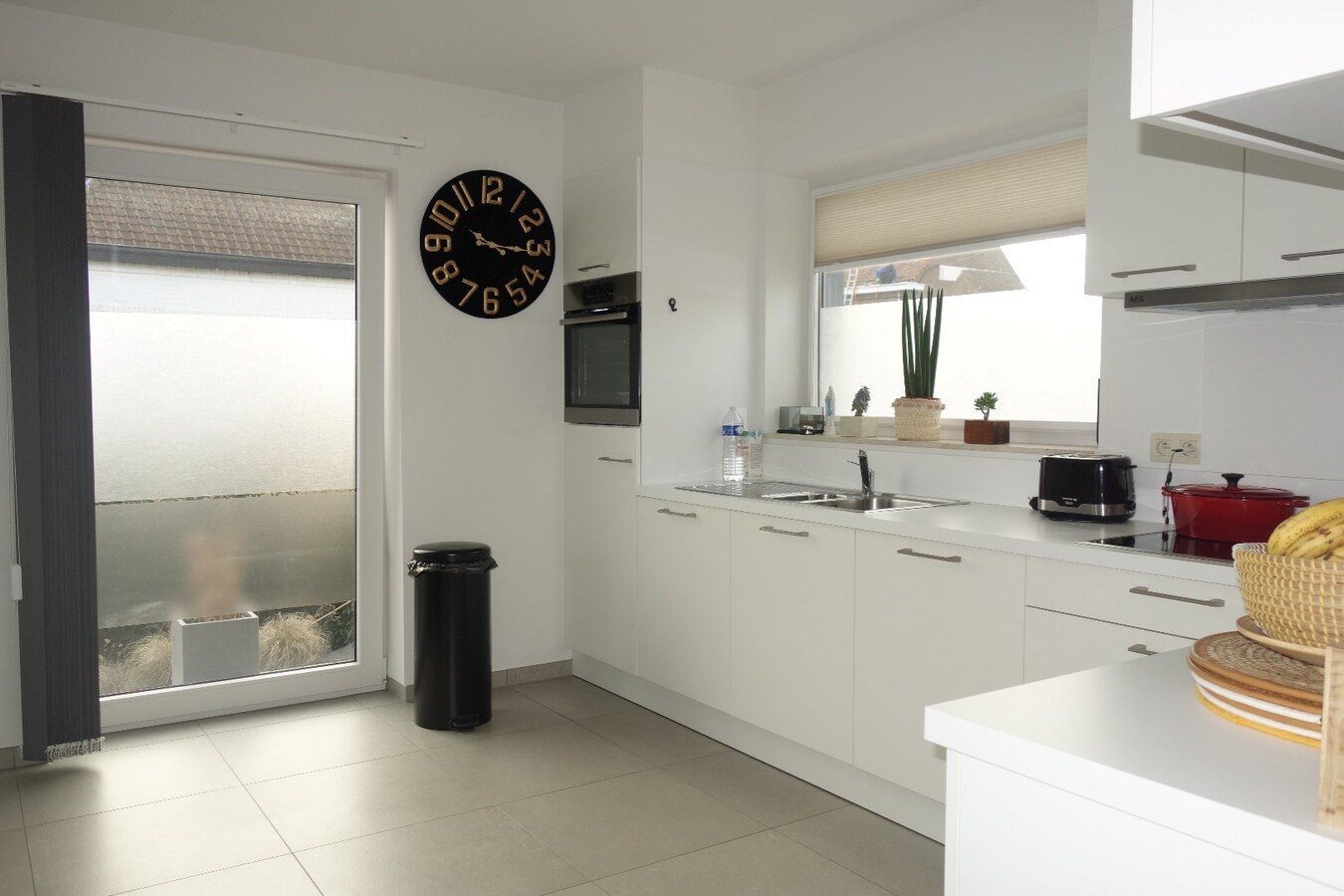 Charmante maison 3 façades avec 3 chambres, bureau, jardin et garage ! 
