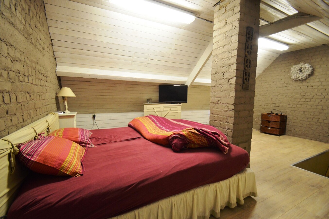 Mooie woning met hangar en ingericht appartement - Duinbergen 