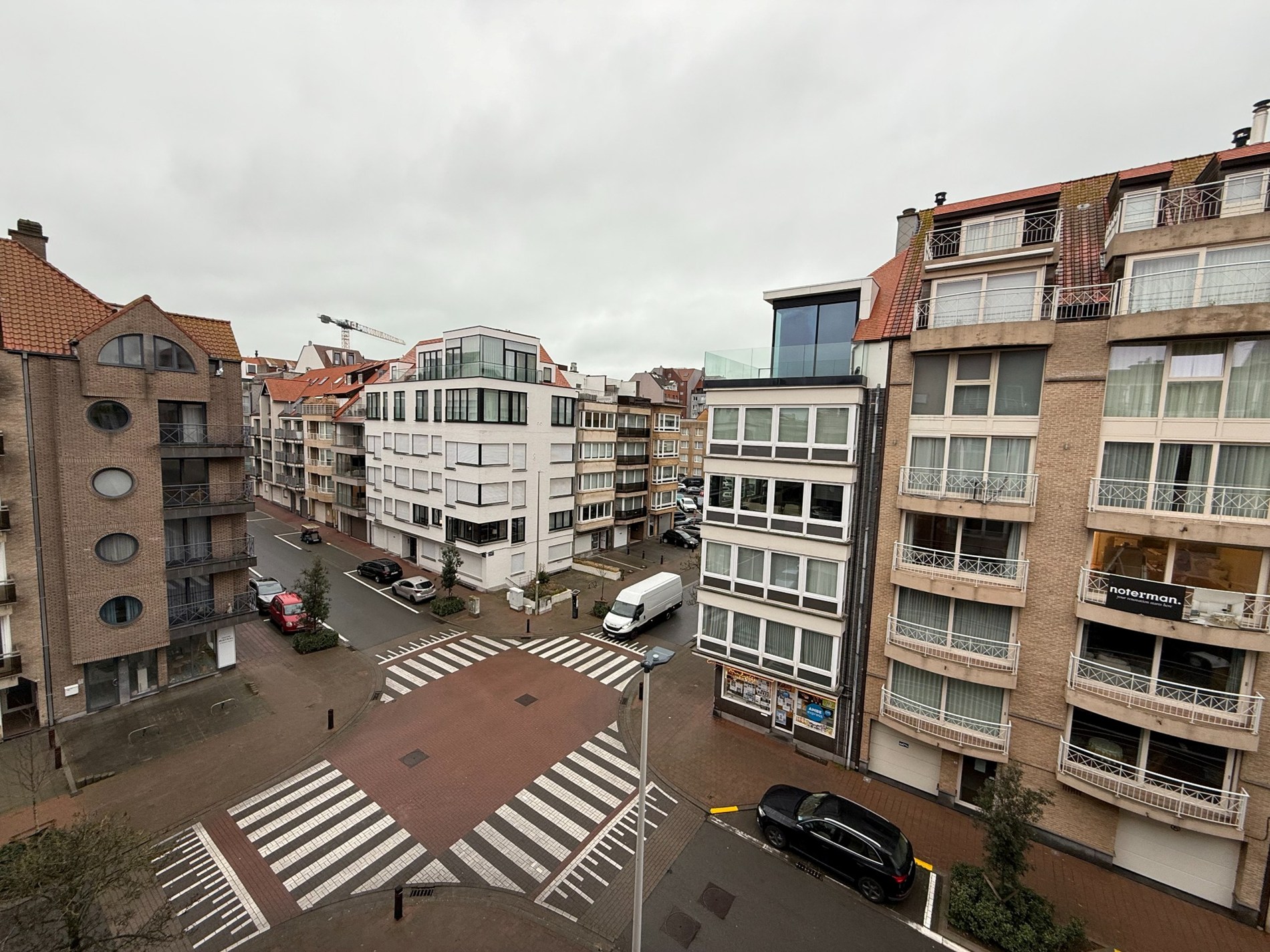 GEMEUBELD - Gezellig appartement vlakbij het strand (Rubensplein) en de Lippenslaan. 