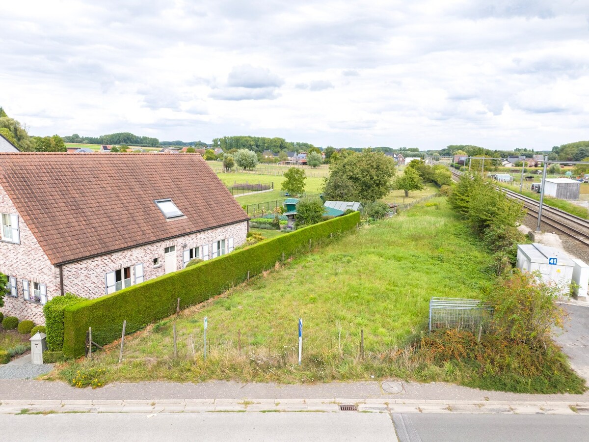 Centraal gelegen bouwgrond voor open bebouwing te Leeuwergem 