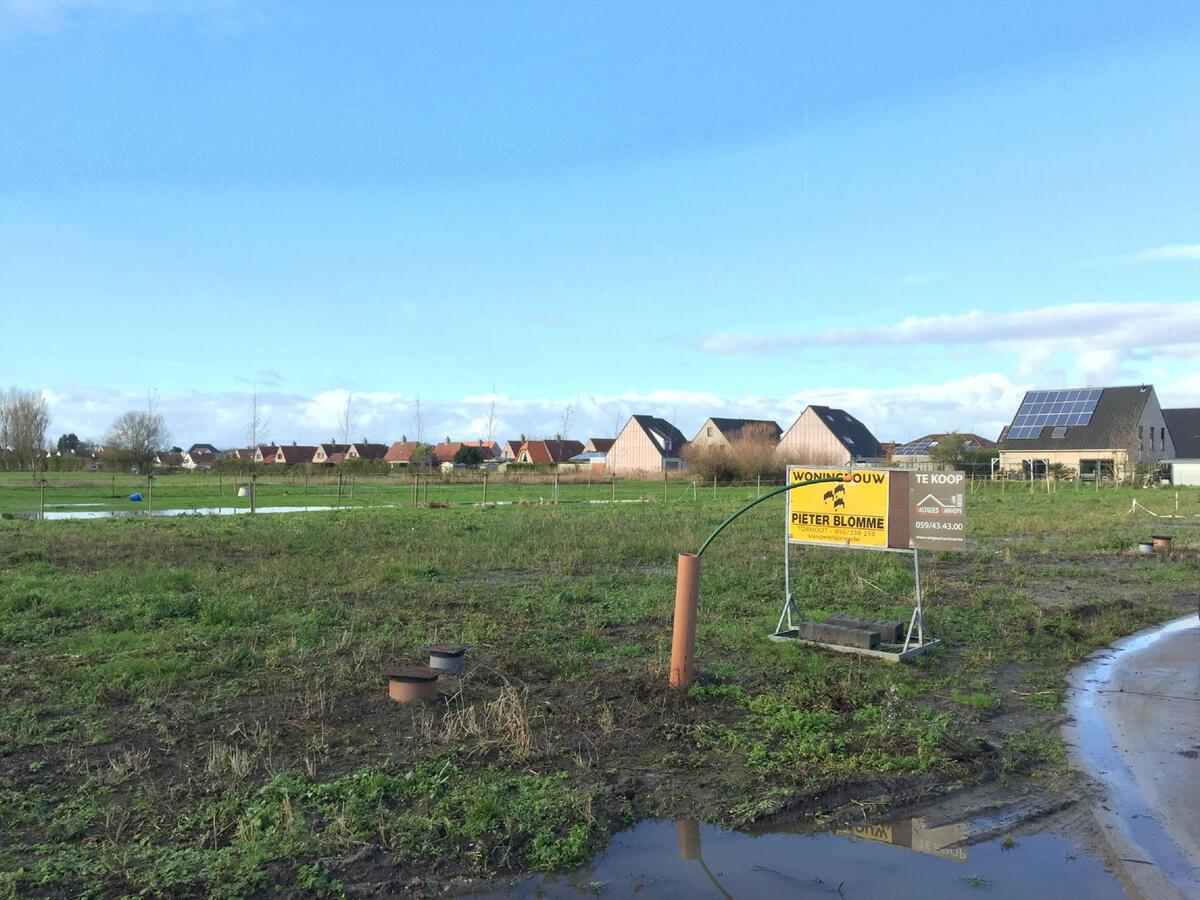 MOOIE NIEUWBOUW VILLA IN VERKAVELING TUSSEN BREDENE EN DE HAAN 