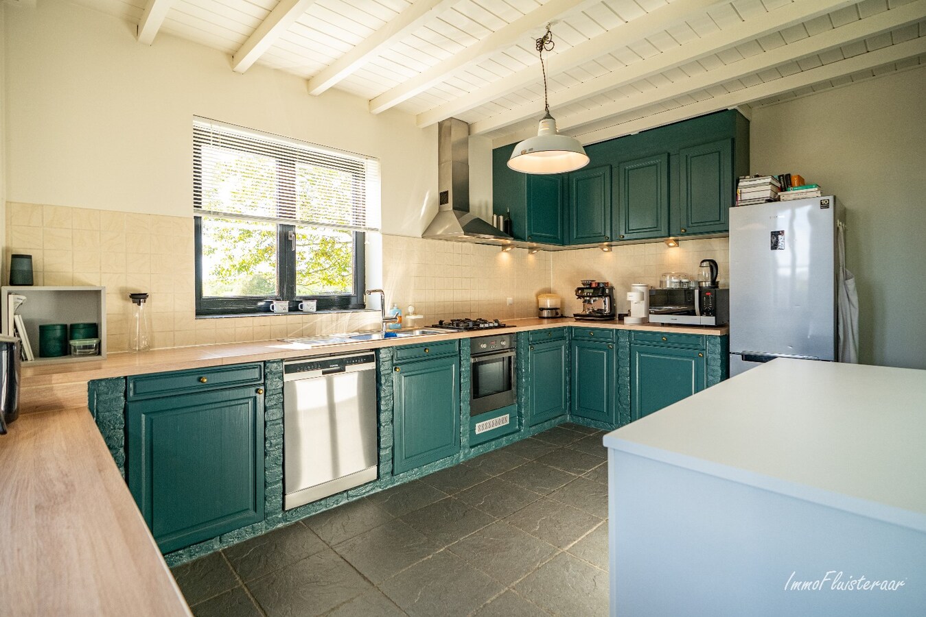 Charmante maison prête à emménager avec des installations pour chevaux sur environ 75a à Waanrode. 