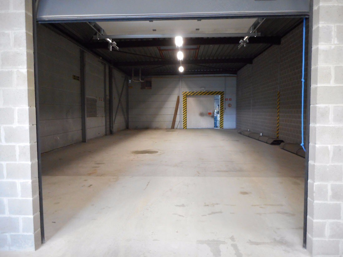 Strategisch gelegen magazijn of opslagruimte te Houthalen-Helchteren 