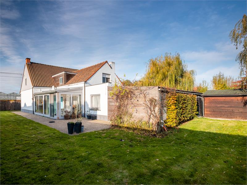 Landelijk gelegen vrijstaande woning op groot stuk grond! 