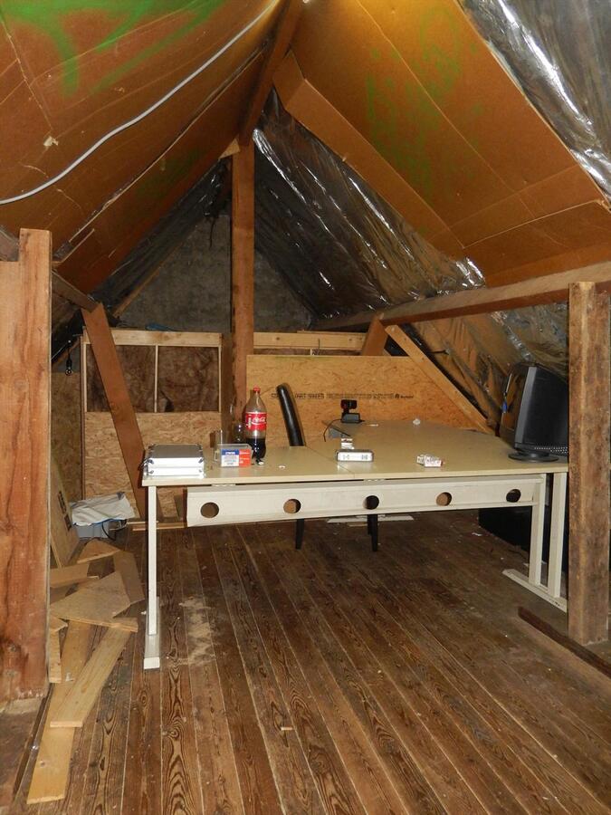 Te renoveren woning in de landelijke velden te Eernegem 