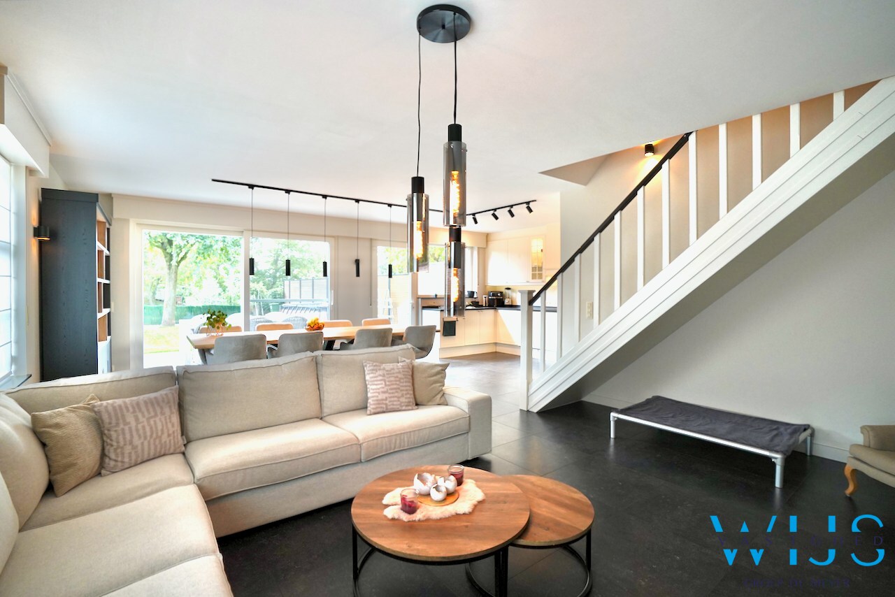 Prachtige recente woning in een zeer rustige wijk te Ertvelde ! 