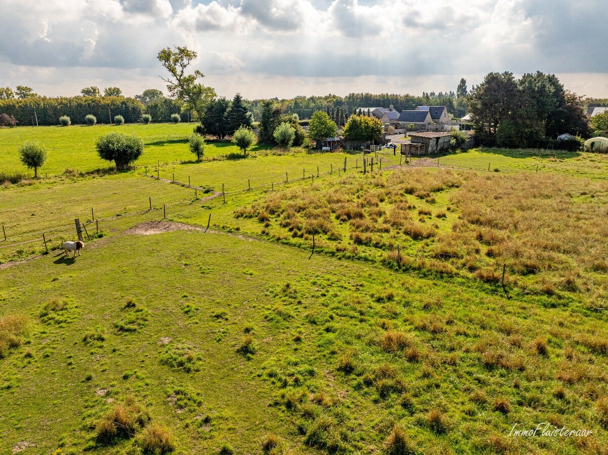 Charmante woning met stallen, buitenpiste en weide  op ca. 2 ha te OUDENBURG 